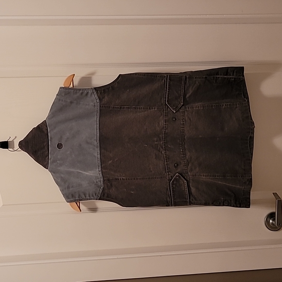 Women's Smith & Wesson Vest (M) - Picture 2 of 3